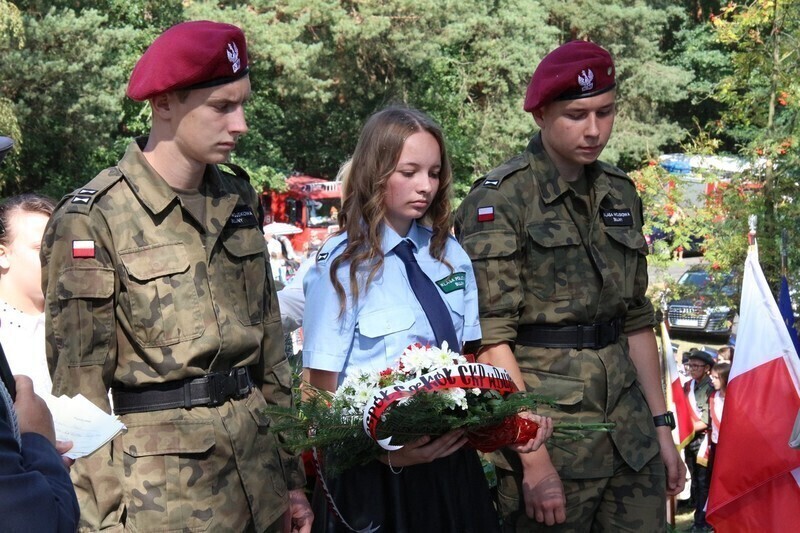 Zdjęcie 37: Minister Macierewicz na Górach Borowskich w gm. Wola Krzysztoporska 