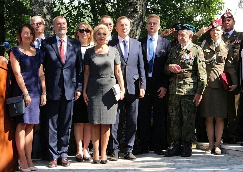 Zdjęcie 43: Minister Macierewicz na Górach Borowskich w gm. Wola Krzysztoporska 