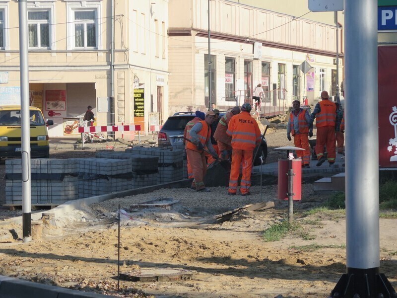 Zdjęcie 6: Sienkiewicza w granicie. Będzie opóźnienie?