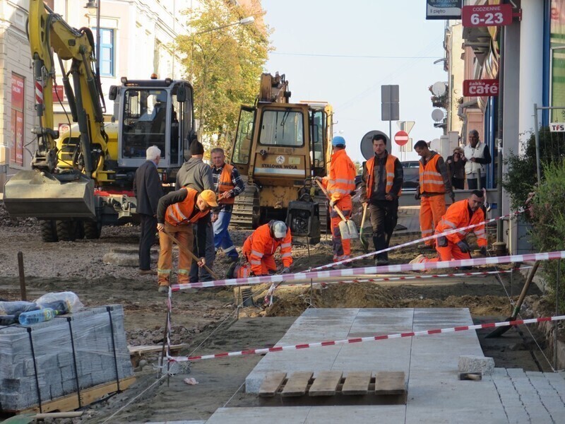 Zdjęcie 12: Sienkiewicza w granicie. Będzie opóźnienie?