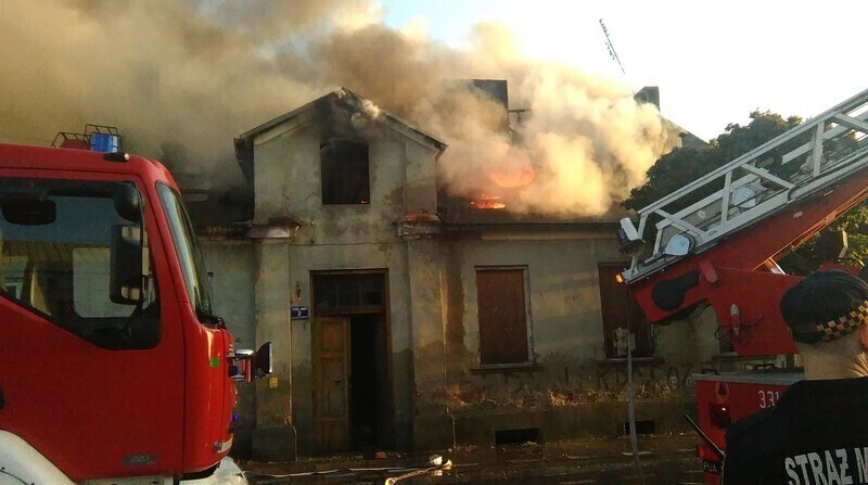 Zdjęcie 11: Pożar pustostanu przy Narutowicza