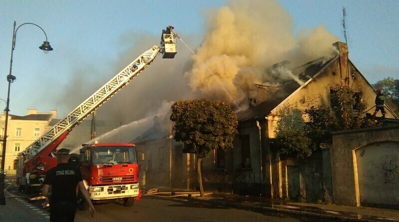 Zdjęcie 13: Pożar pustostanu przy Narutowicza