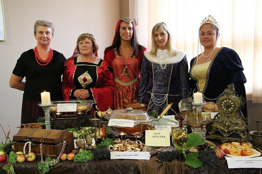 Zdjęcie 1: Smaki królowej Bony znów zagościły w Woli Krzysztoporskiej