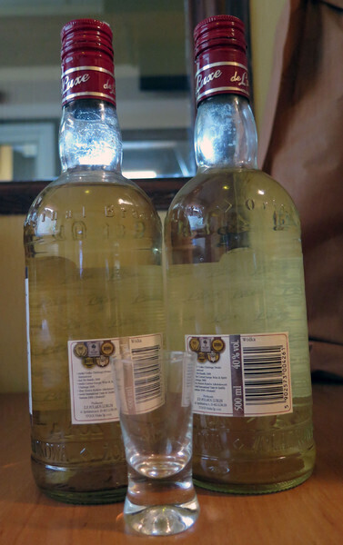 Służba Celna ostrzega przed zatrutym alkoholem