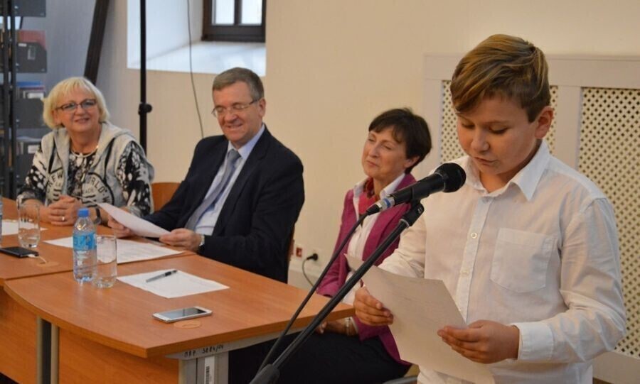 Zdjęcie 1: Ekokonkurs w bibliotece. Wygrała SP 12