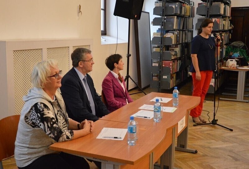 Zdjęcie 3: Ekokonkurs w bibliotece. Wygrała SP 12