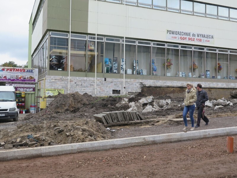 Zdjęcie 6: Zburzyli schody przy Sezamie