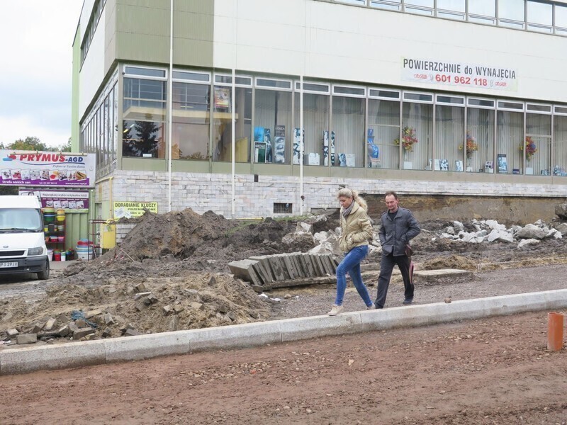 Zdjęcie 7: Zburzyli schody przy Sezamie