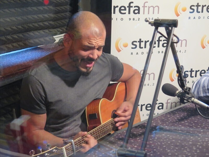 Zdjęcie 3: Damian Ukeje w Strefie FM 