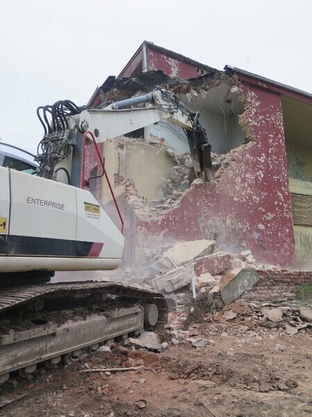 Zdjęcie 7: Rozbiórka Hawany rozpoczęta 