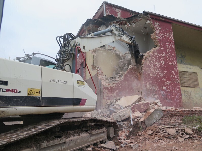 Zdjęcie 11: Rozbiórka Hawany rozpoczęta 