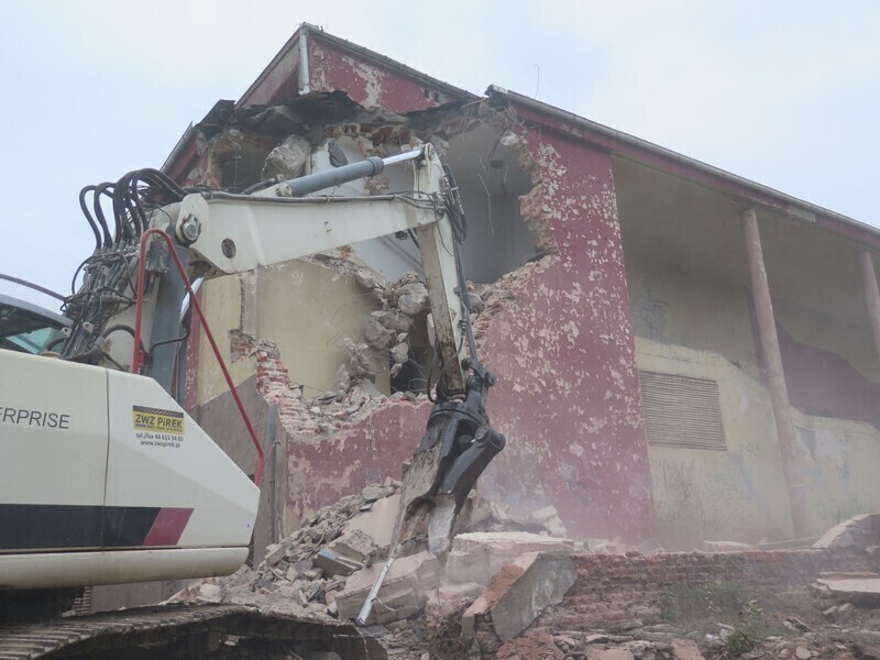 Zdjęcie 12: Rozbiórka Hawany rozpoczęta 