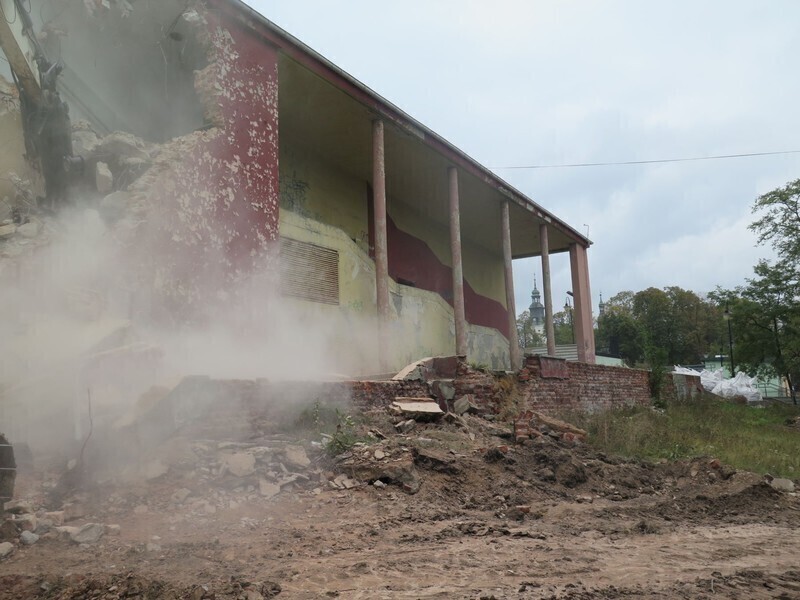 Zdjęcie 13: Rozbiórka Hawany rozpoczęta 