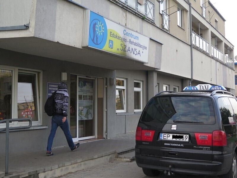 Urząd jednak zapewni transport dzieciom z Szansy