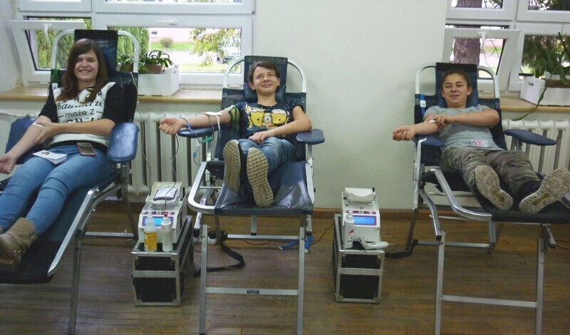 Zdjęcie 4: W szkole w Bujnach uczniowie oddawali krew