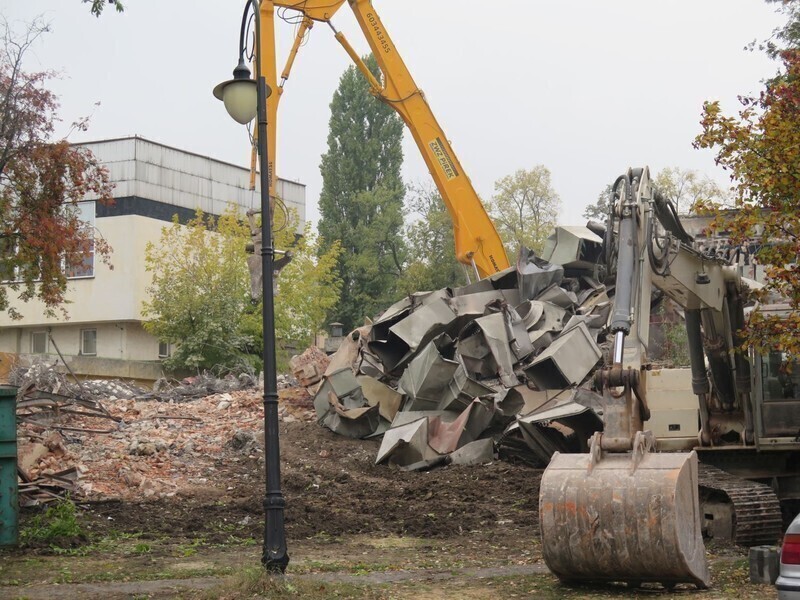 Zdjęcie 2: Demolka trwa