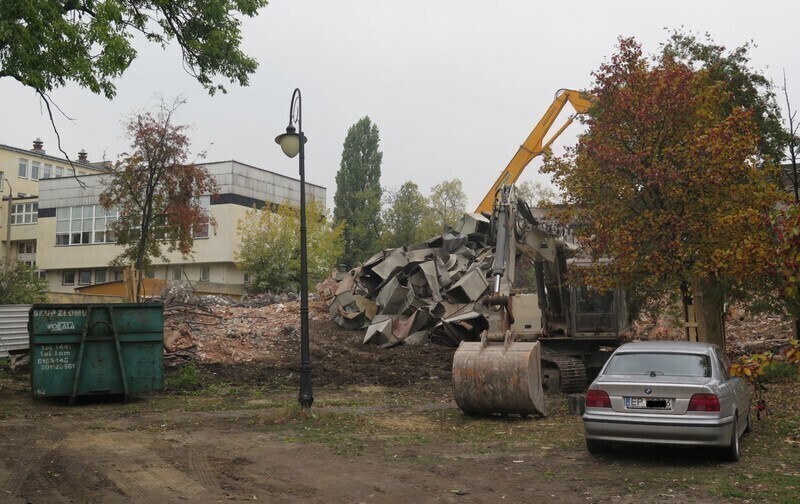 Zdjęcie 3: Demolka trwa