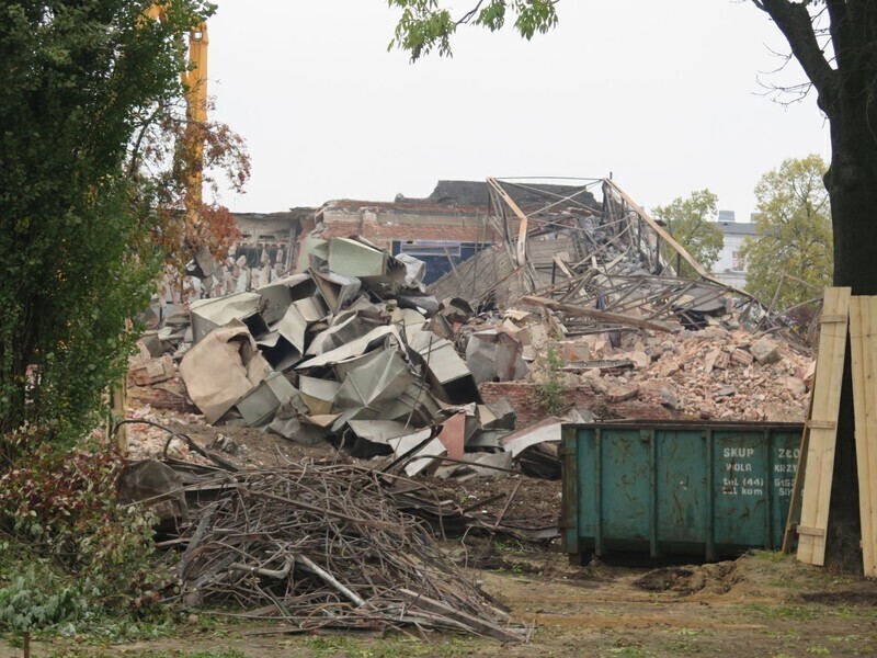 Zdjęcie 4: Demolka trwa