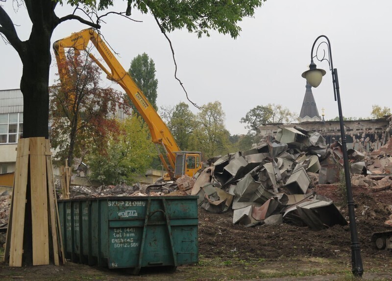 Zdjęcie 5: Demolka trwa
