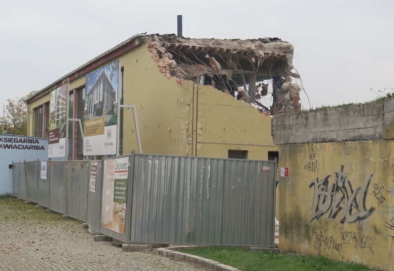 Zdjęcie 10: Demolka trwa