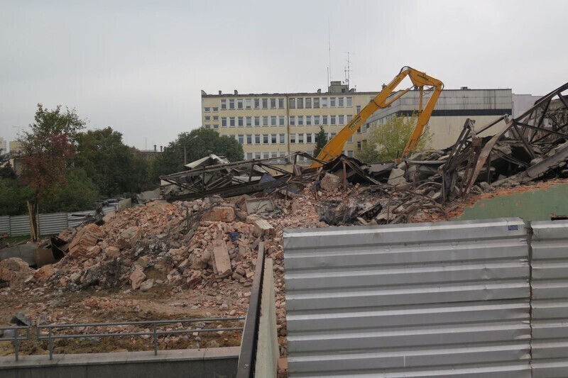 Zdjęcie 15: Demolka trwa