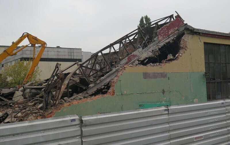 Zdjęcie 16: Demolka trwa