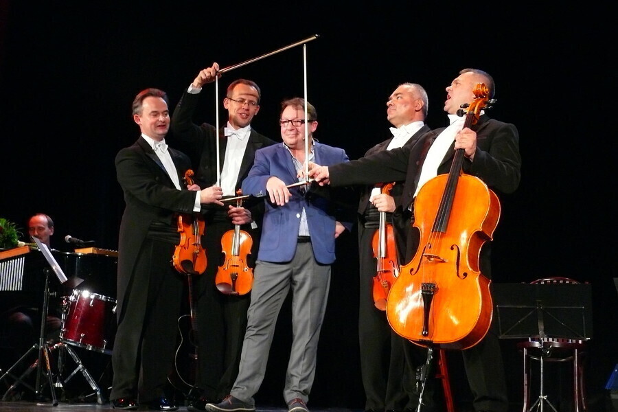 Trybunały Uśmiechu na wielki finał Grupa MoCarta Barbara Melzer i Zbigniew Zamachowski