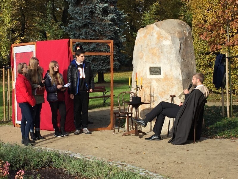 Zdjęcie 8: Uczcili setną rocznicę śmierci Sienkiewicza