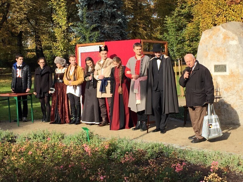 Zdjęcie 11: Uczcili setną rocznicę śmierci Sienkiewicza