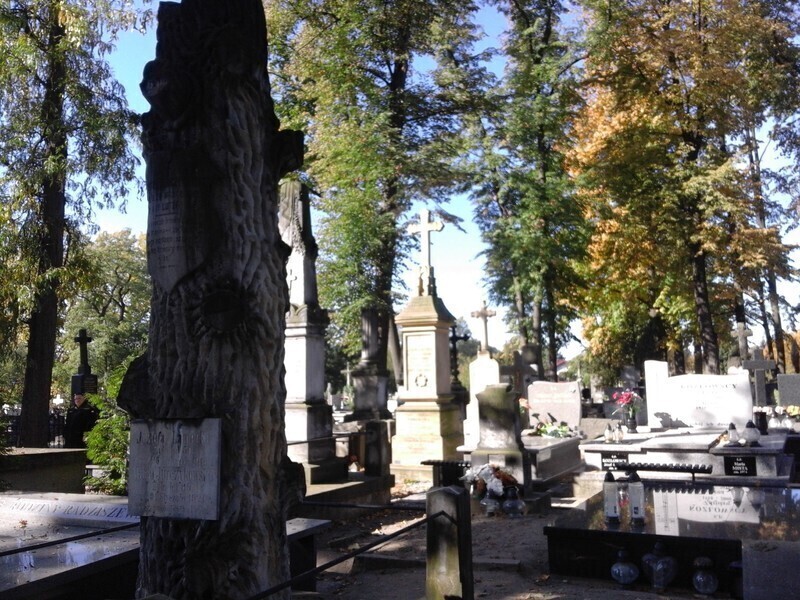 Piotrkowskie Powązki - znane i nieznane