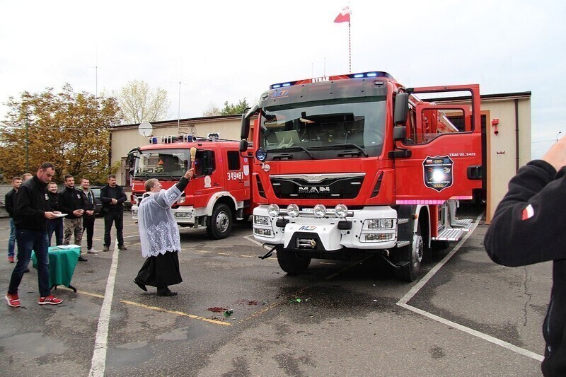 Zdjęcie 15: W Woli Krzysztoporskiej mają nowy wóz strażacki 