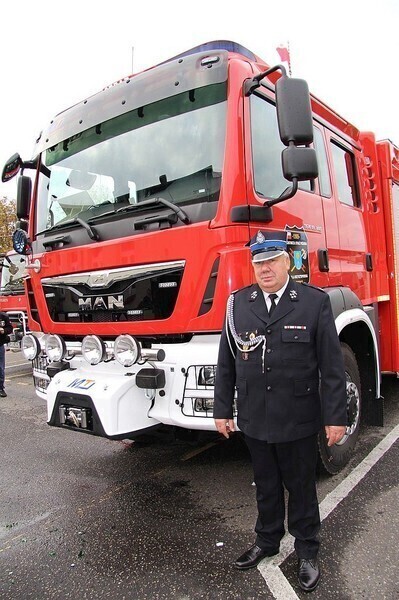 Zdjęcie 16: W Woli Krzysztoporskiej mają nowy wóz strażacki 