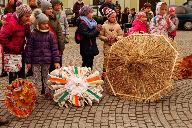 Zdjęcie 5: Wędrówka pod ekoparasolami z PTTK