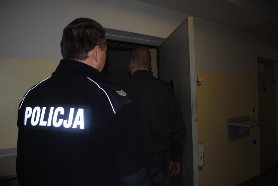 Uskodził samochód... grabiami. Historia miłosna w tle