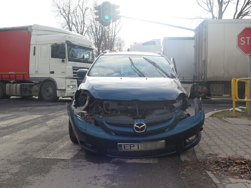 Zdjęcie 6: Kolizja na DK 12 w Poniatowie