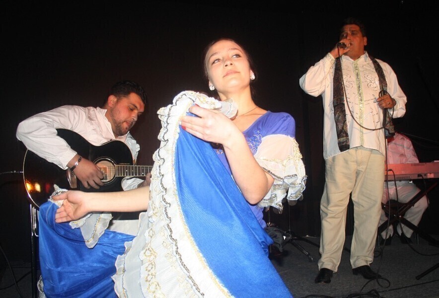 Zdjęcie 1: Dla seniorów wystąpił Jamaro Drom 