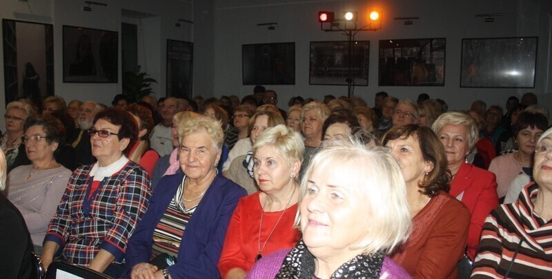 Zdjęcie 3: Dla seniorów wystąpił Jamaro Drom 