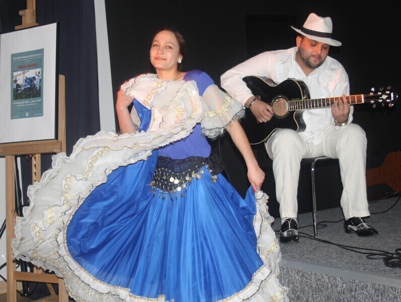 Zdjęcie 8: Dla seniorów wystąpił Jamaro Drom 