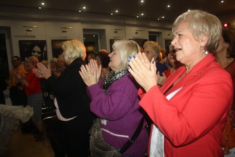 Zdjęcie 10: Dla seniorów wystąpił Jamaro Drom 