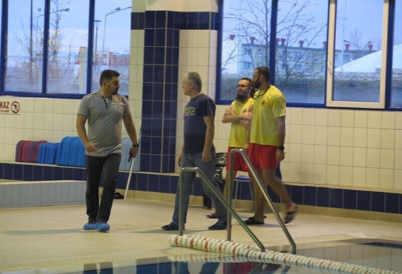 Zdjęcie 6: Skażenie chemiczne na basenie przy Belzackiej