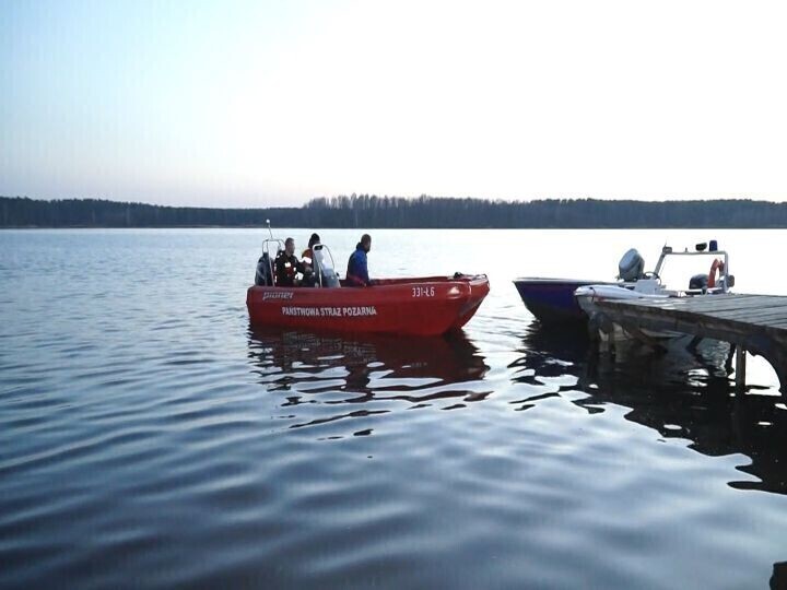 Łowił ryby na Zalewie Sulejowskim. Utonął