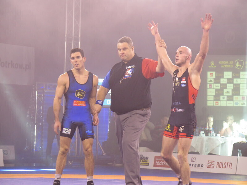 Niezwyciężony AKS Wrestling Team