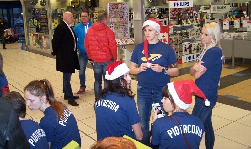 Zdjęcie 7: Sportowcy przygotowali Szlachetną Paczkę [GALERIA]
