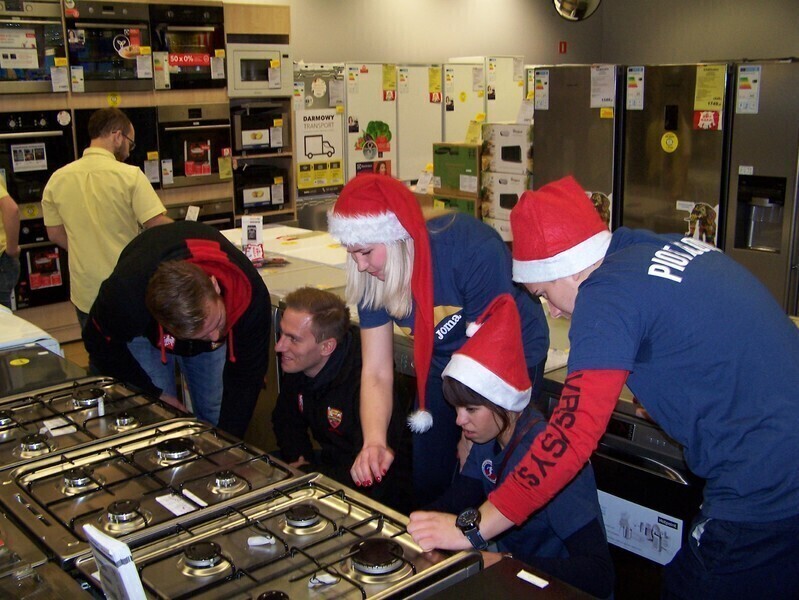 Zdjęcie 14: Sportowcy przygotowali Szlachetną Paczkę [GALERIA]