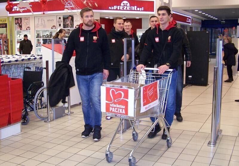 Zdjęcie 18: Sportowcy przygotowali Szlachetną Paczkę [GALERIA]