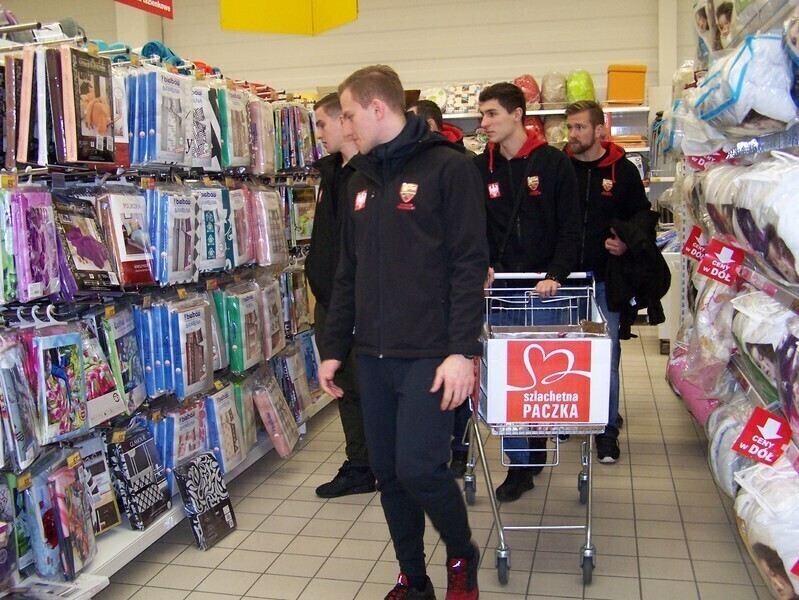 Zdjęcie 22: Sportowcy przygotowali Szlachetną Paczkę [GALERIA]