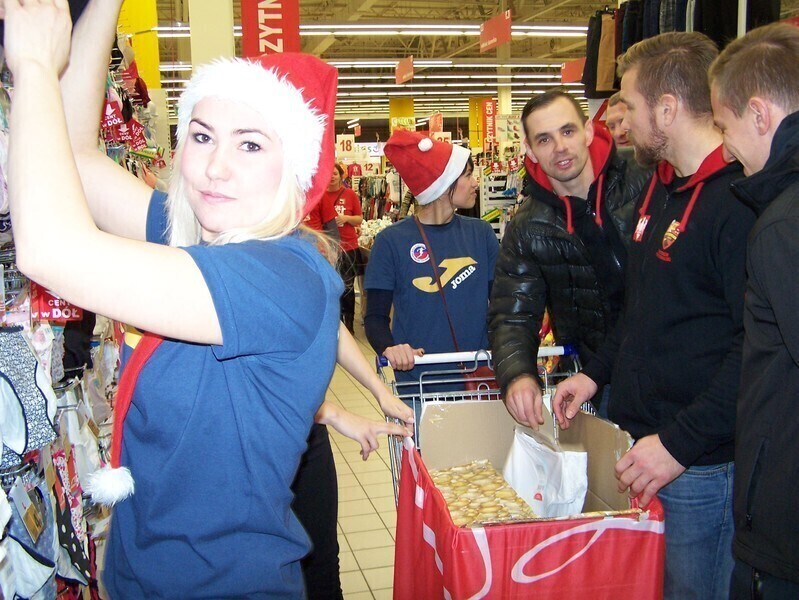 Zdjęcie 28: Sportowcy przygotowali Szlachetną Paczkę [GALERIA]