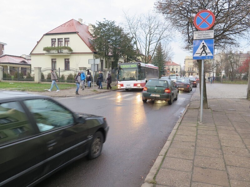 Zdjęcie 14: Fragment al. 3 Maja zamknięty dla ruchu 