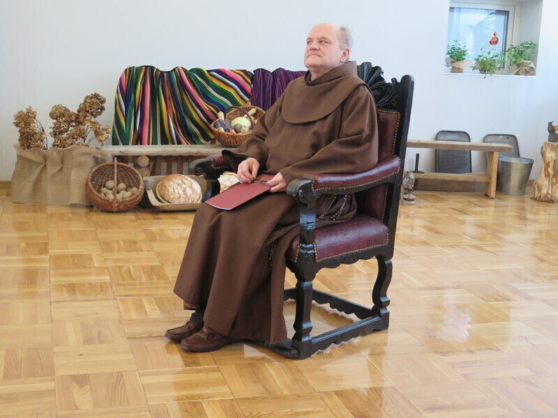 Zdjęcie 2: Ojciec Ambroży odebrał tytuł Honorowego Obywatela Piotrkowa