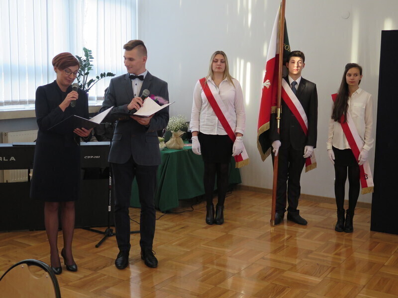 Zdjęcie 3: Ojciec Ambroży odebrał tytuł Honorowego Obywatela Piotrkowa